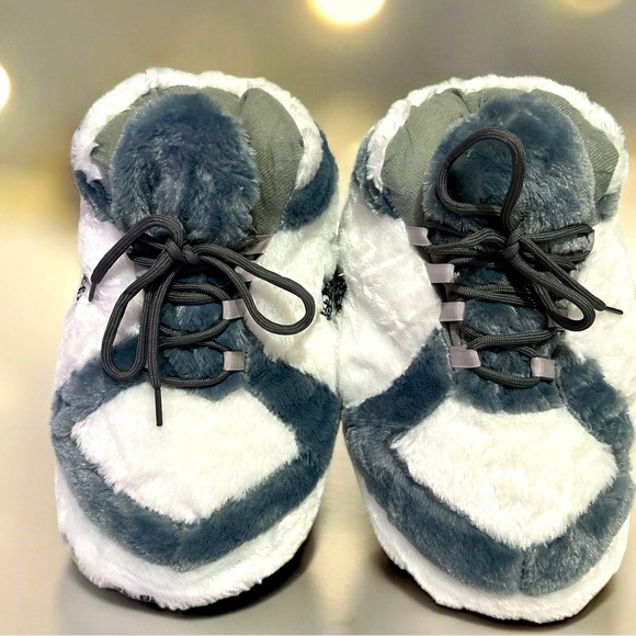 AIR JORDAN DIOR FASHION Mens or Women’s Soft Slippers with Anti-slip Sole - Picture 2 of 4